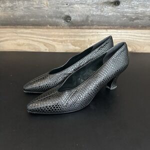 Vtg Stuart Weitzman Black Snakeskin Heel Pointed Toe Pumps Heels 8.5 B Designer